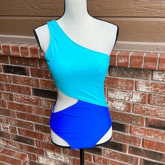 Blue Colorblock Cut-out One Shoulder One Piece Swimsuit Women's Size Small NWOT - Picture 1 of 5